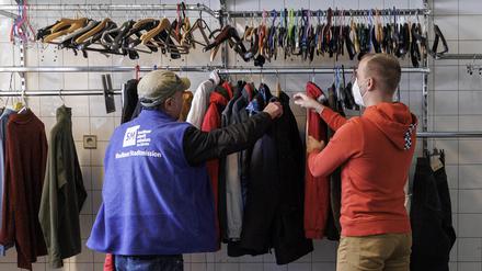 Bei Hitze leert sich die Kleiderkammer: Berliner Stadtmission ruft zu Spenden auf