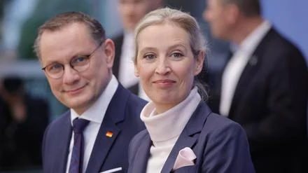 Rund 24.000 Euro im Monat: AfD-Chefs Weidel und Chrupalla lassen sich von Fraktion deutlich mehr Geld zahlen