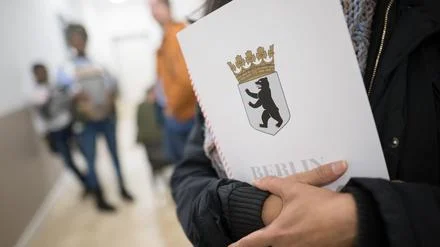 Migrationspolitik: Innenverwaltung verteidigt Verfahren zur Einbürgerung