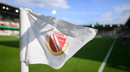 3. Fußball-Liga: Nach Vorfällen in Rostock: Cottbus muss 42 000 Euro zahlen