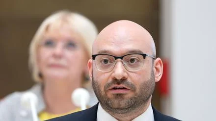 Bericht: Verfassungsschutz informiert über extremistische Aktivitäten