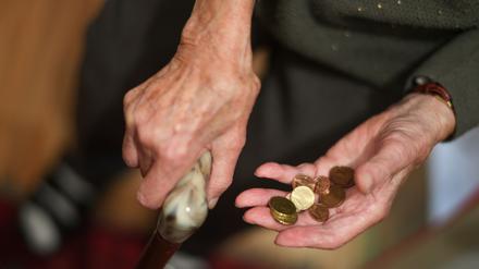 Altersarmut in Deutschland steigt: Immer mehr Rentner müssen Grundsicherung beziehen