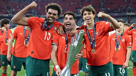 Bundesliga: „Bild“: Bayern interessiert an Nationalspieler Portugals