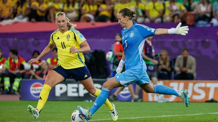 Torfrau Berger will sich treu bleiben: Rückhalt oder Risikofaktor im DFB-Team?