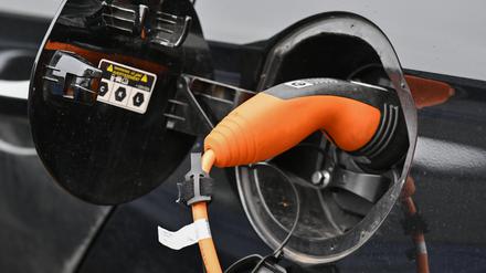 &bdquo;Auf den ersten Blick gut&ldquo;: Rekordhoch bei Neuzulassungen von E-Autos