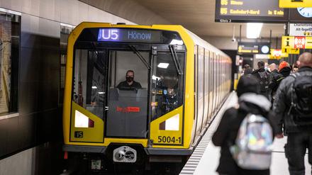 BVG holt Bauarbeiten nach: Sperrung der U5 zwischen Tierpark und Frankfurter Allee