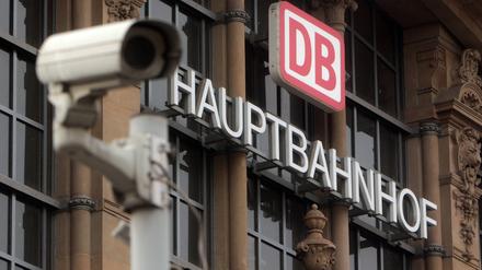 „Datenschutz darf Sicherheit nicht ausbremsen“: Union und Polizei fordern Einsatz von Software zur Gesichtserkennung an Bahnhöfen