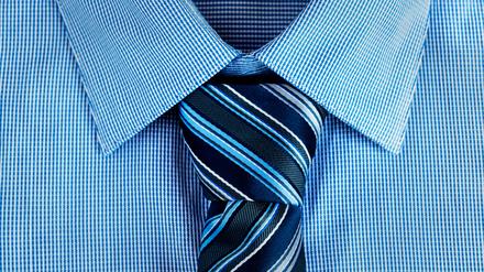 Stecker, Shirts und Statements: Braucht der Bundestag eine Kleiderordnung?