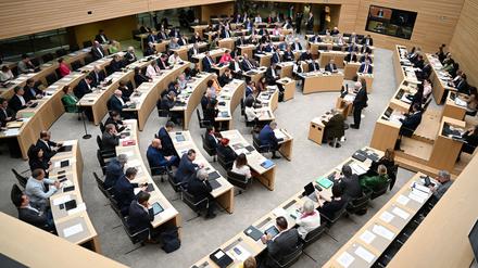 Parlamentseklat: Hakenkreuz auf Stimmzettel im Stuttgarter Landtag geschmiert
