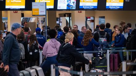 Ab in den Urlaub: Ferienverkehr in Berlin und Brandenburg läuft an