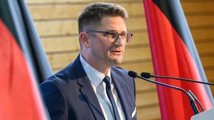 Partei zieht Eilantrag zurück: Brandenburg will Verfassungsschutzvermerk zur AfD veröffentlichen