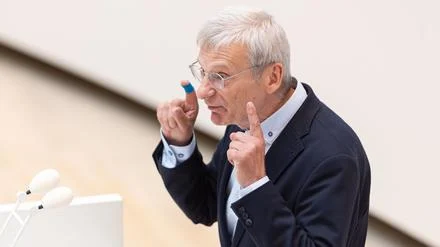 Einfluss von Neonazis: Spremberg: AfD wirft B&uuml;rgermeisterin &bdquo;Tugend-Protzerei&ldquo; vor