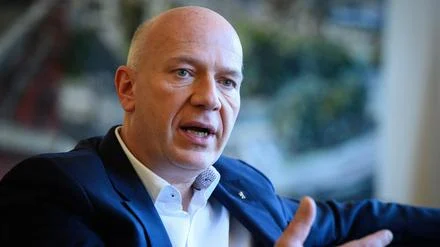 „Ich möchte, dass diese Menschen unser Land verlassen“: Wegner will syrische Islamisten nach Mordaufrufen abschieben