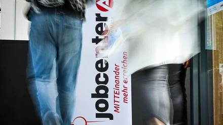 Zahl der Arbeitslosen steigt leicht: Kaum Bewegung auf Berliner Arbeitsmarkt