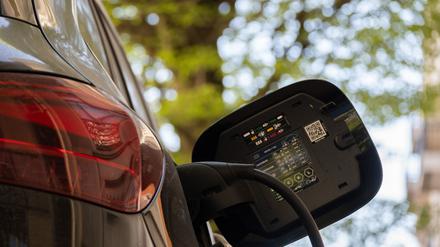 Verkehr ohne Abgase: HUK Coburg: Private E-Autokäufe legen stark zu