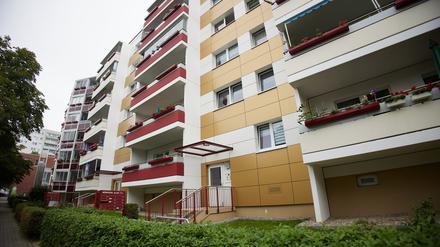 Blaulicht: Mit Sprengstoff hantiert - Funde nach Explosion in Marzahn