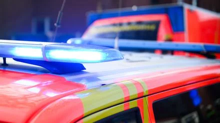 Motorrad prallt gegen Seniorin: 85-Jährige stirbt im Krankenhaus nach Unfall in Berlin-Weißensee