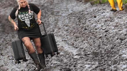 Musikfestival: Regenmassen verwandeln Wacken in Schlammfeld