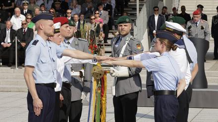 Mehr Zeitsoldaten, mehr Freiwillige: Immer mehr junge Leute wollen zur Bundeswehr