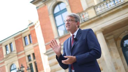 Sprach-Empfehlungen für Institutionen: Weimer führt seine „Freiheit“ ad absurdum