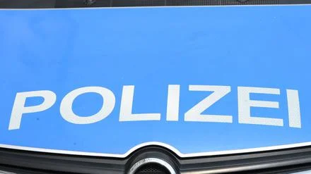 Drei Frauen angeklagt: Falsche Polizistinnen erbeuten in Berlin Schmuck und Geld