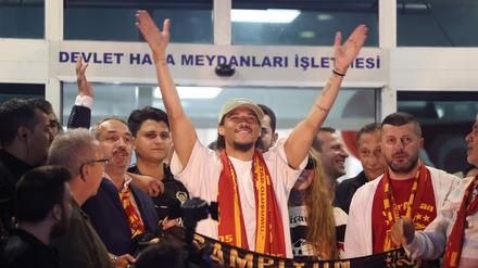 Fu&szlig;ball in der T&uuml;rkei: San&eacute; siegt mit Galatasaray beim Liga-Deb&uuml;t