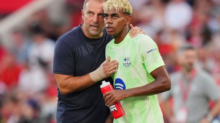 Fußball: Torres-Tor erhitzt Gemüter: Flick holt Startsieg mit Barça