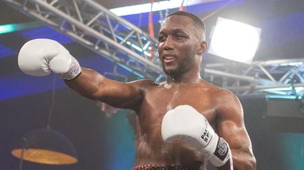 Sieg in Orlando: Boxprofi Barou gewinnt Interimsweltmeisterschaft