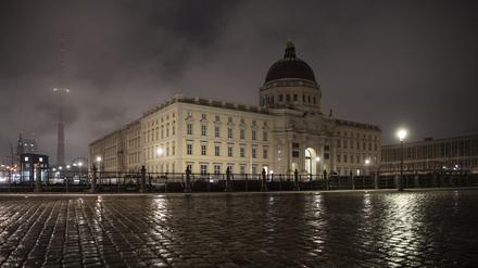 14-Jährige in Berlin-Mitte festgenommen: Sechs Verletzte durch Messerstiche bei Streit vor dem Humboldt Forum