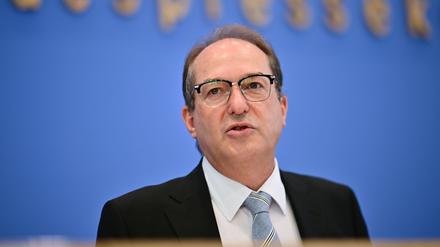 Asylpolitik: Dobrindt: 12.000 Zur&uuml;ckweisungen an den Grenzen seit Mai