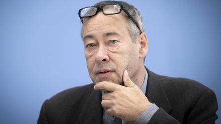 Chef der Bundeszentrale für politische Bildung: „Es nervt mich, dass Ostdeutschen immer öfter eine Opferrolle zugewiesen wird“