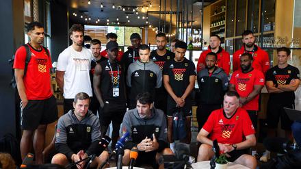 Nationalteam bei der EM: Bewegender Auftritt in Riga: Basketballer stehen zu Mumbru