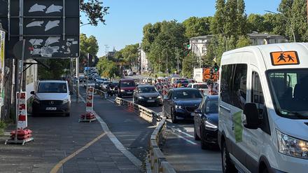 Belastungsprobe für die A100: Verkehrschaos bleibt nach Ferienende aus – Hupkonzert hinter der Elsenbrücke