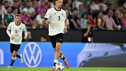 Nationalmannschaft: Eintracht-Chef: Koch derzeit bester deutscher Abwehrspieler