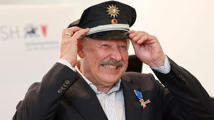Ehre f&uuml;r &bdquo;Tatort&ldquo;-Kommissar: Axel Milberg zum Ehrenkommissar in Kiel ernannt