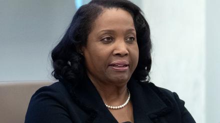 Trump gegen die US-Notenbank: Bewegung im Fed-Vorstand: Cook bleibt, Miran kommt hinzu