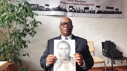 Medard Mutombo starb nach Polizeieinsatz: Bruder fordert juristische Konsequenzen für Berliner Polizisten