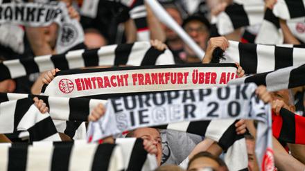 Spiel in Neapel: Keine Tickets für Frankfurt: Fanvereinigung übt Kritik