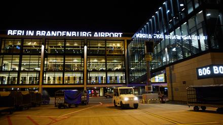 Wegner für flexibleres Nachtflugverbot am BER : Brandenburg will Flughafenanwohner weiter schützen