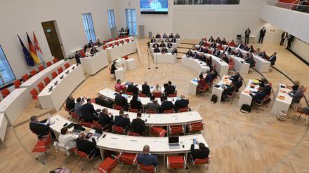 Plenarsitzung: Brandenburgs Landtag debattiert über Migration an Schulen