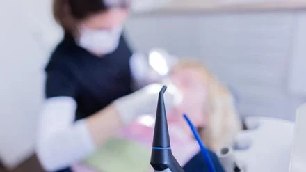 Kostspielige Zahnpflege: Wie sinnvoll ist die professionelle Zahnreinigung?