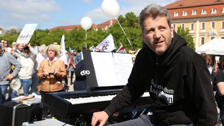 „Ich war energetisch sauer“: Piano-Querdenker akzeptiert Urteil von Berliner Gericht