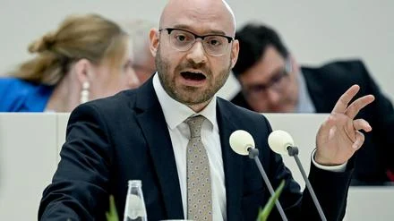 Migration: Zehn Jahre nach Fl&uuml;chtlingsbewegung - Bilanz in Brandenburg