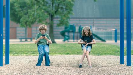 Social-Media-Verbot für Jugendliche?: Schwarz-Rot ist sich uneins