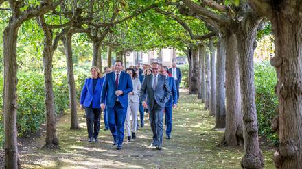 Schwarz-Rot unter sich: Bundesregierung will schlechte Laune vertreiben