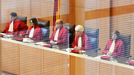 Abschiebung zu den Taliban droht: Afghanische Familie klagt vor Bundesverfassungsgericht für Aufnahme