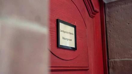 „Mein Vater war so eifersüchtig“: Sohn von Getöteter sagt nach Femizid in Berlin vor Gericht aus