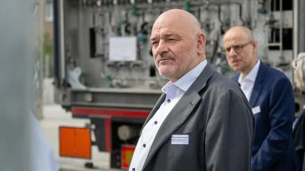 Arbeiten in der Rente: Finanzminister Crumbach hält Aktivrente für „unsozial“