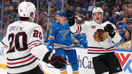 Eishockey: Lukas Reichel erzielt ersten Doppelpack seiner NHL-Karriere