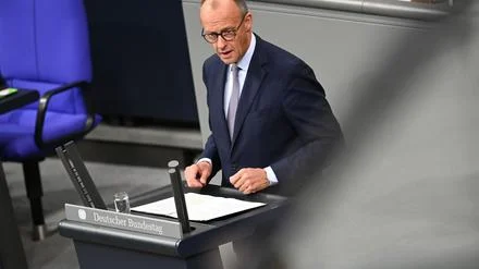 Regierungserklärung: Merz fordert stärkeres Europa - und schweigt zum Wehrdienst